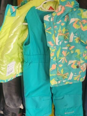 Columbia Teal Snow Bib and Printed Teal Jacket Set